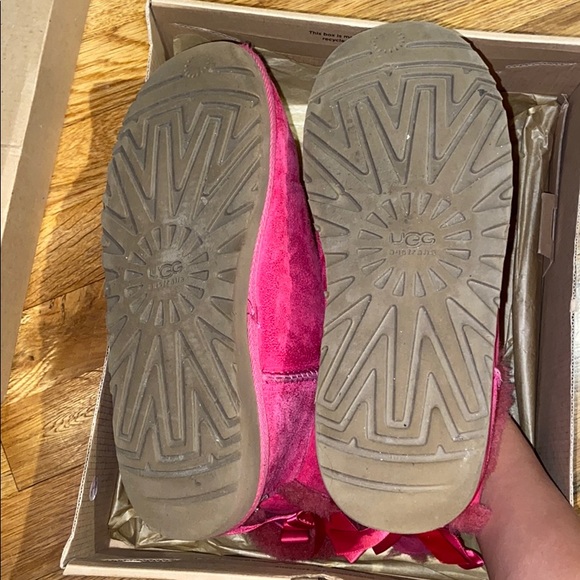 Pink uggs - Picture 5 of 5